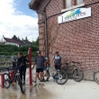 Station de lavage & réparation Deluxe avec vélos et cyclistes