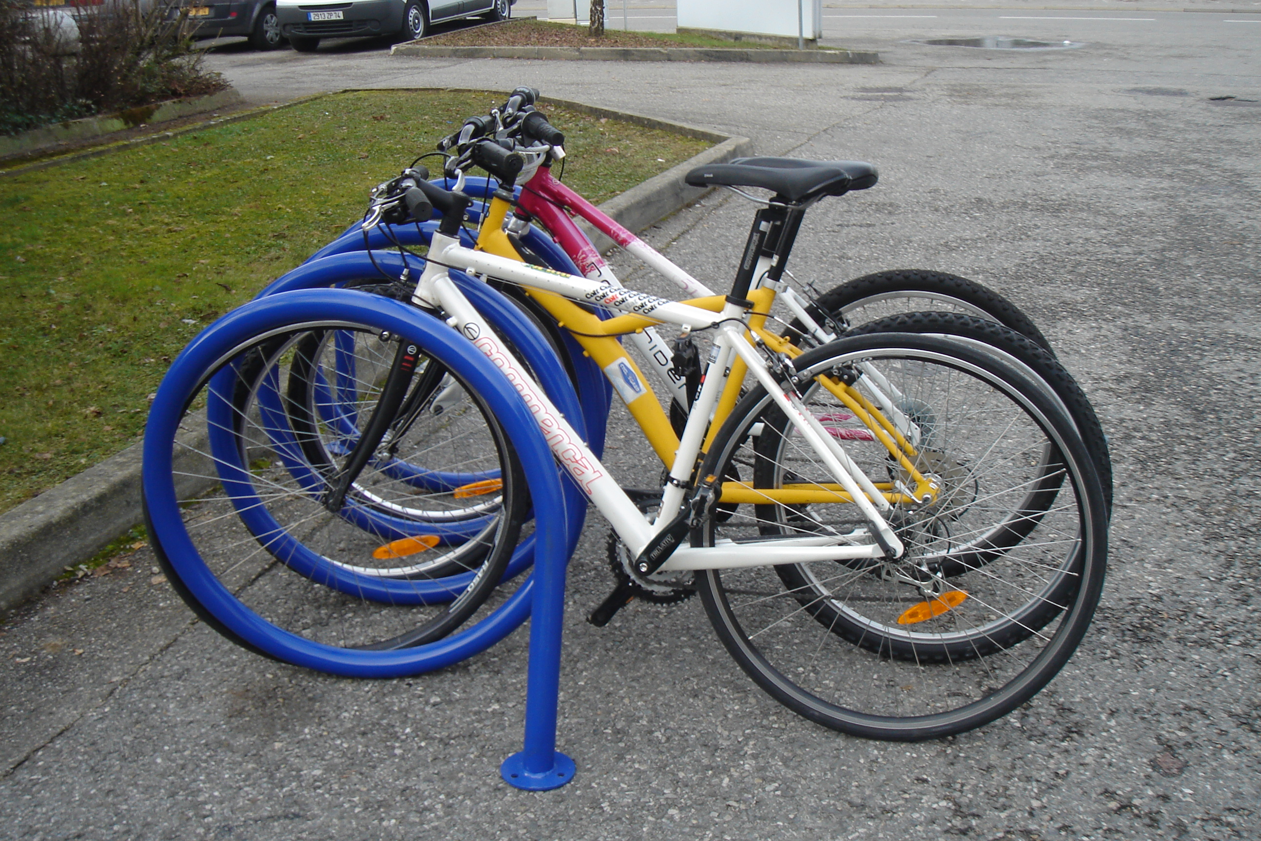 Support au sol pour stationnement de vélos stationnement de roues