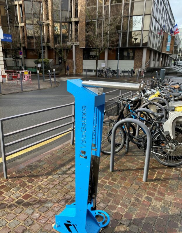 Support au sol pour stationnement de vélos stationnement de roues