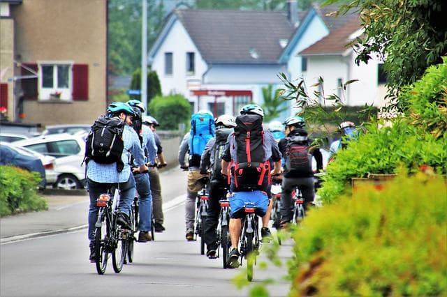 Le port de casque est-il vraiment nécessaire pour les cyclistes ?