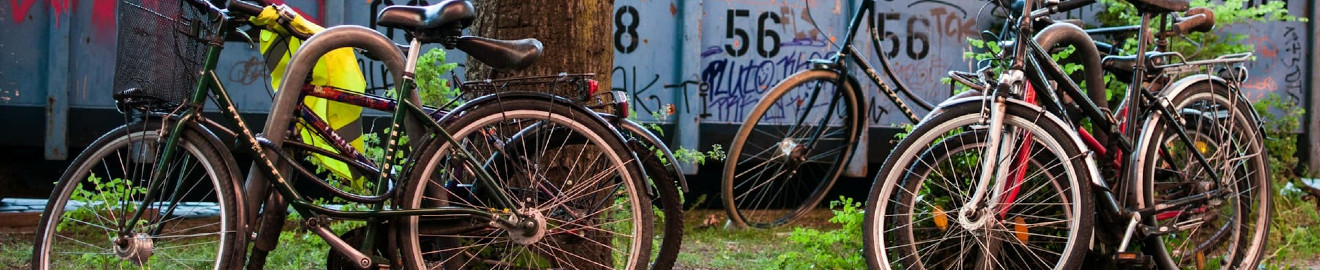 velos attaches Comment Choisir sa Station de Lavage Vélo avec Vélo Galaxie